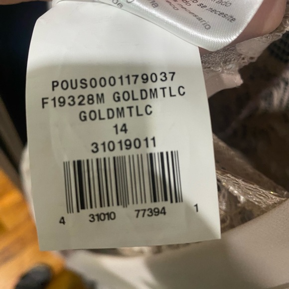 David’s bridal bridesmaid dress #F19328 size 14 - Picture 4 of 4